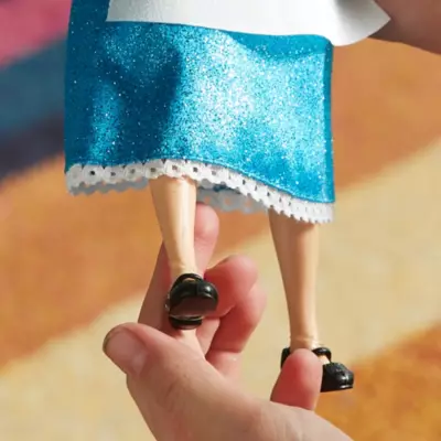 Disney Store Alice In Wonderland Classic Doll 7 Disney Store Alice In Wonderland Classic Doll - Image 5