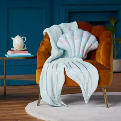 Disney Store The Little Mermaid Tail Blanket 4 Disney Store The Little Mermaid Tail Blanket - Image 2