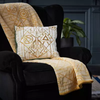 Disney Store Avengers Throw 4 Disney Store Avengers Throw - Image 2