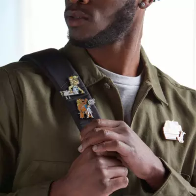 Disney Store R2-D2 Vintage Action Figure Pin, Star Wars 4 Disney Store R2-D2 Vintage Action Figure Pin, Star Wars - Image 2